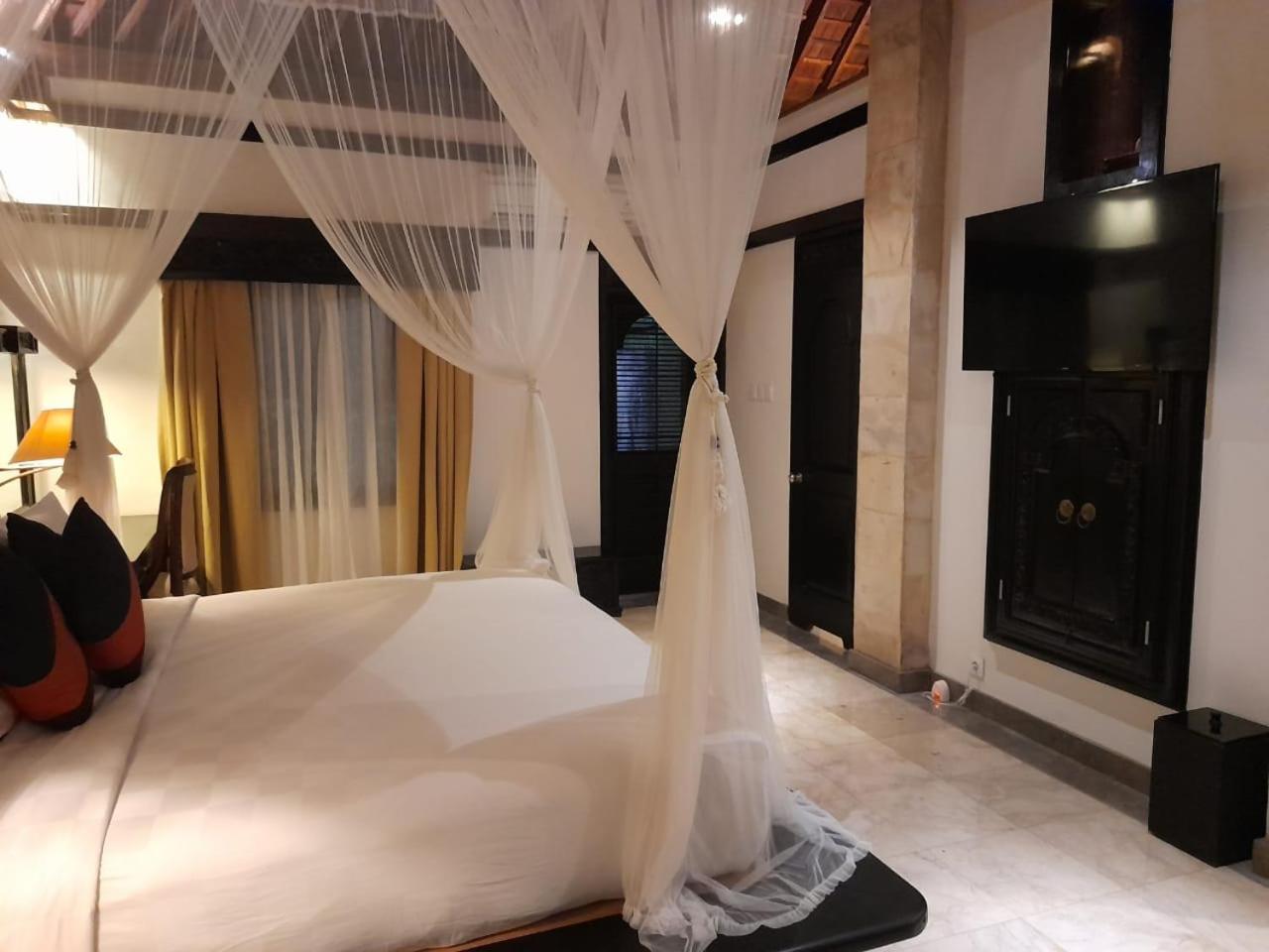 The Royal Beach Seminyak Bali Exterior foto
