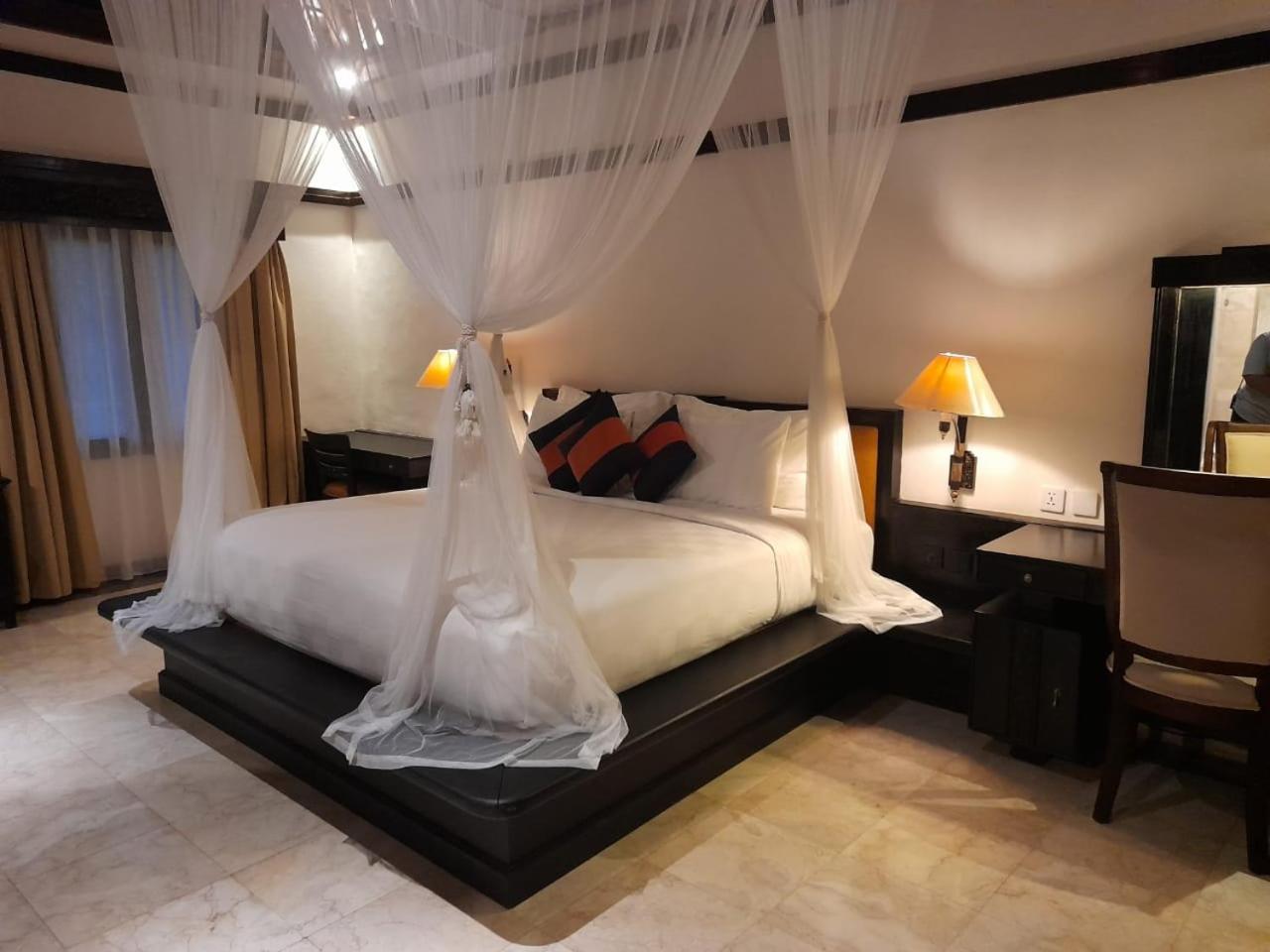 The Royal Beach Seminyak Bali Exterior foto