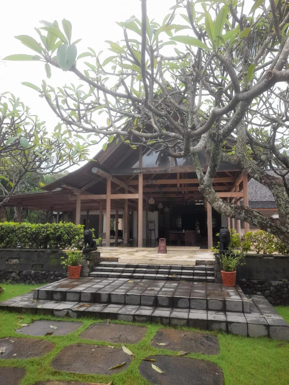 The Royal Beach Seminyak Bali Exterior foto